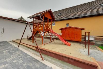 Eladó családi ház Balatonszárszó