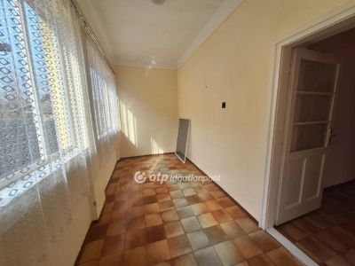 Eladó családi ház Karcag