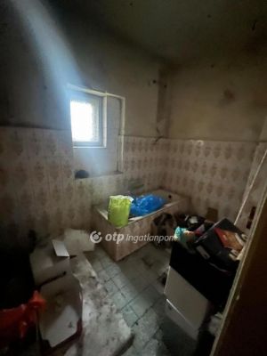 Eladó családi ház Cegléd