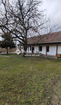Eladó családi ház Gomba