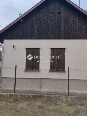 Eladó családi ház Gomba