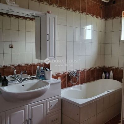 Eladó családi ház Bár