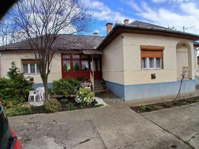 Eladó családi ház Nagyréde