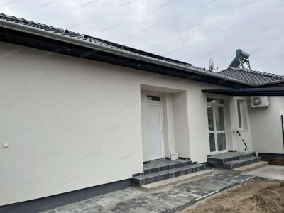 Kiadó családi ház Kecskemét