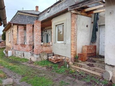 Eladó családi ház Valkó