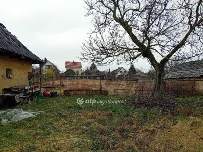Eladó családi ház Valkó