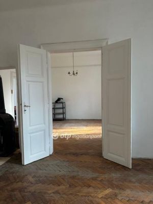 Eladó családi ház Budapest
