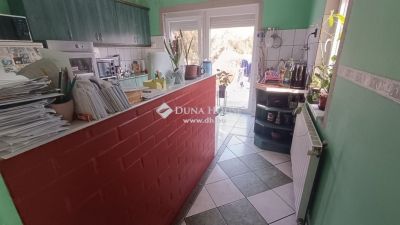 Eladó családi ház Szentmártonkáta