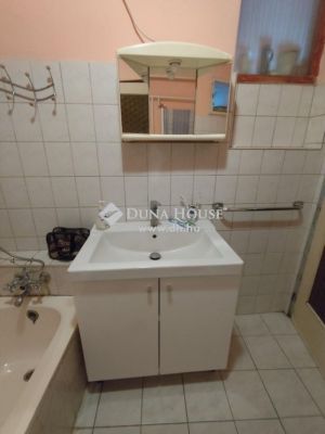 Eladó családi ház Baja