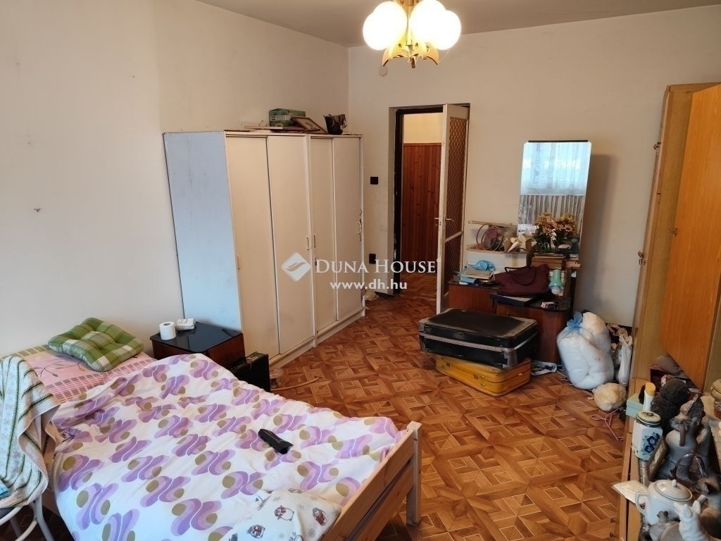 Eladó családi ház Budapest