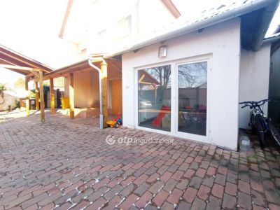 Eladó családi ház Békéscsaba