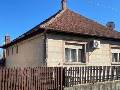 Eladó családi ház Adács