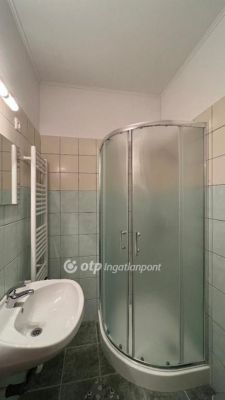 Eladó szálloda, hotel, panzió Szomolya