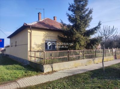 Eladó családi ház Kenderes