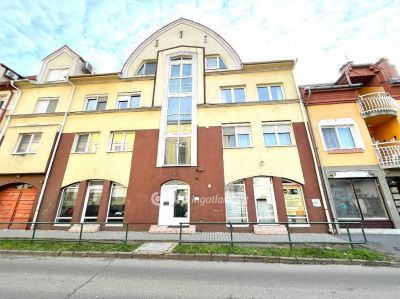 Eladó lakás Debrecen
