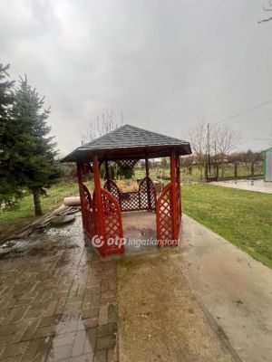 Eladó családi ház Újszilvás