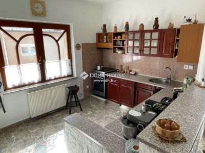 Eladó családi ház Vanyarc