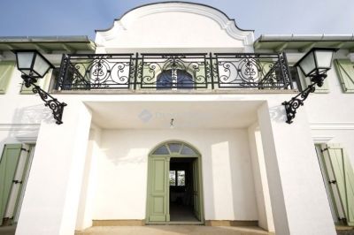 Eladó családi ház Pilisborosjenő