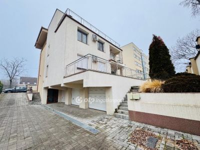 Eladó lakás Debrecen