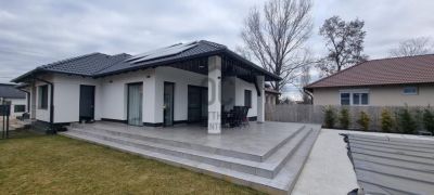 Eladó családi ház Monor