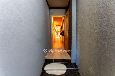Eladó családi ház Velence