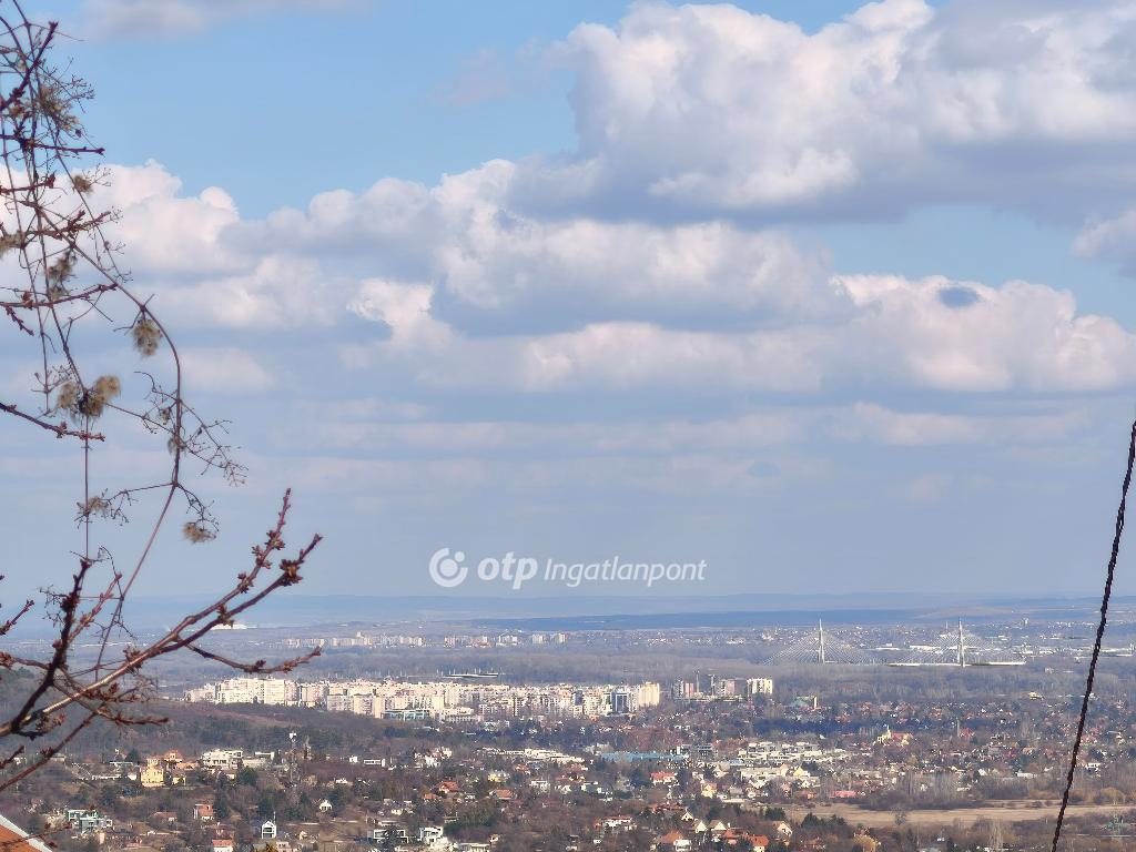 Eladó lakóövezeti telek Budapest