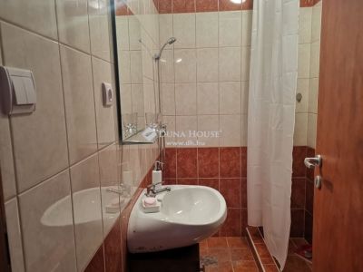 Eladó lakás Dombóvár