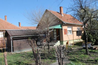 Eladó családi ház Jászapáti