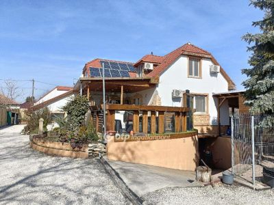 Eladó családi ház Délegyháza