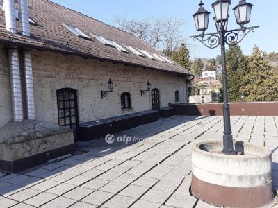Eladó műhely Fonyód