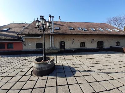 Eladó műhely Fonyód