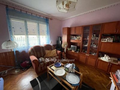 Eladó családi ház Csanytelek