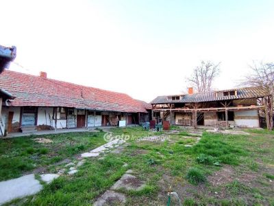 Eladó családi ház Kenderes