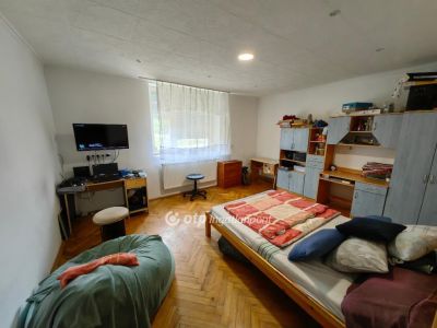 Eladó családi ház Karcag