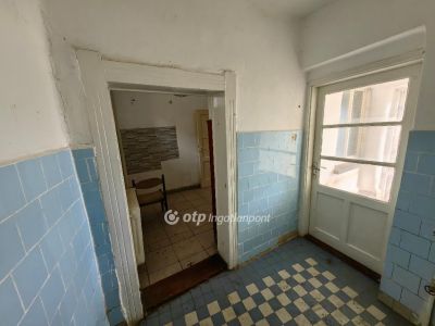 Eladó családi ház Kenderes