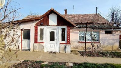 Eladó családi ház Karcag