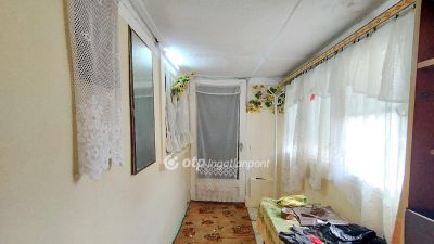Eladó családi ház Karcag