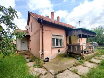 Eladó családi ház Kenderes