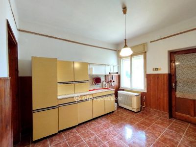 Eladó családi ház Kenderes