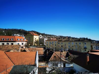 Eladó családi ház Esztergom