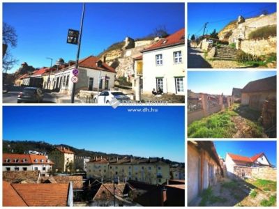Eladó családi ház Esztergom