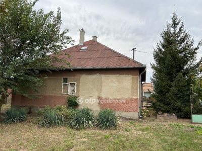 Eladó családi ház Demecser