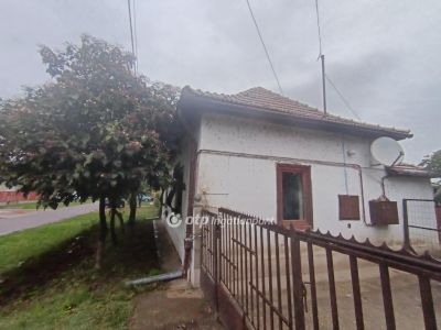 Eladó családi ház Kenderes
