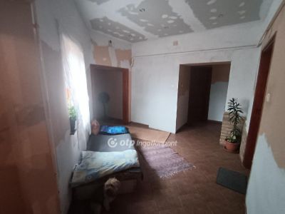 Eladó családi ház Kenderes