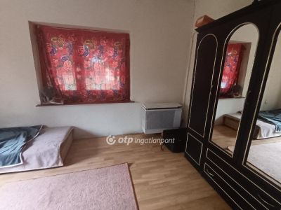 Eladó családi ház Kenderes