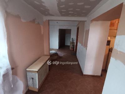 Eladó családi ház Kenderes