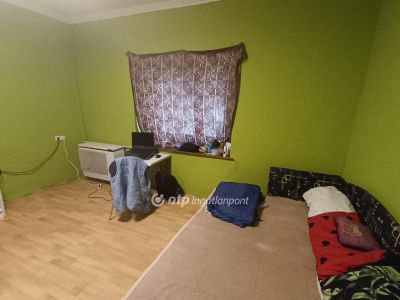 Eladó családi ház Kenderes