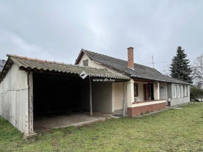 Eladó családi ház Tápiószentmárton