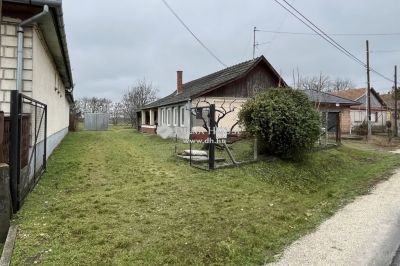 Eladó családi ház Tápiószentmárton