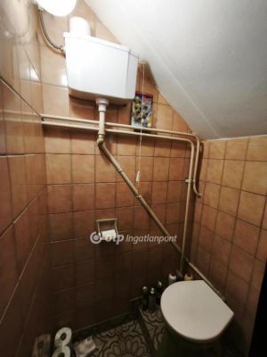 Eladó családi ház Baks